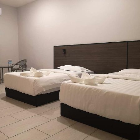 Luna Guesthouse 露娜旅馆 Semporna Exteriör bild