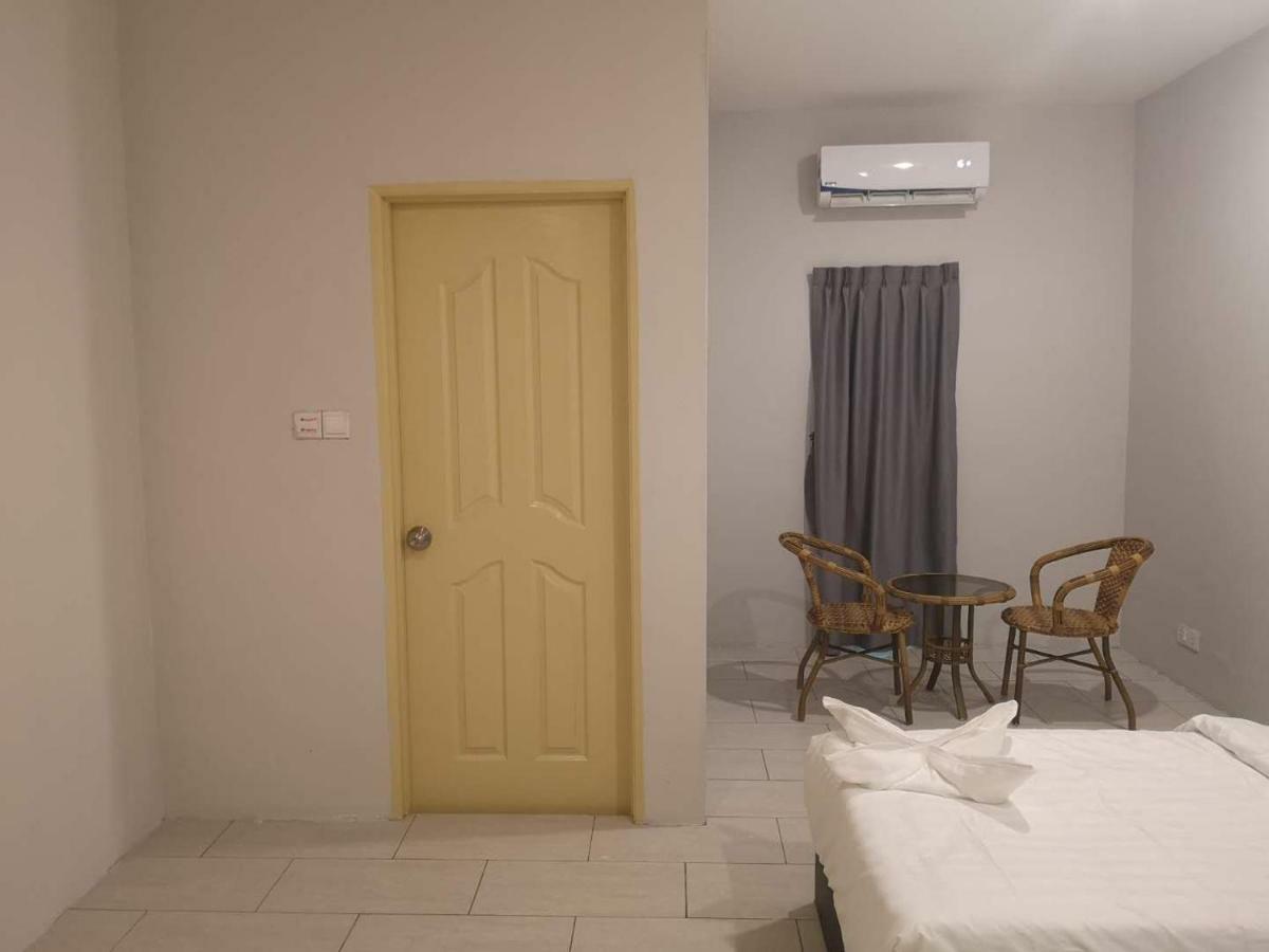 Luna Guesthouse 露娜旅馆 Semporna Exteriör bild