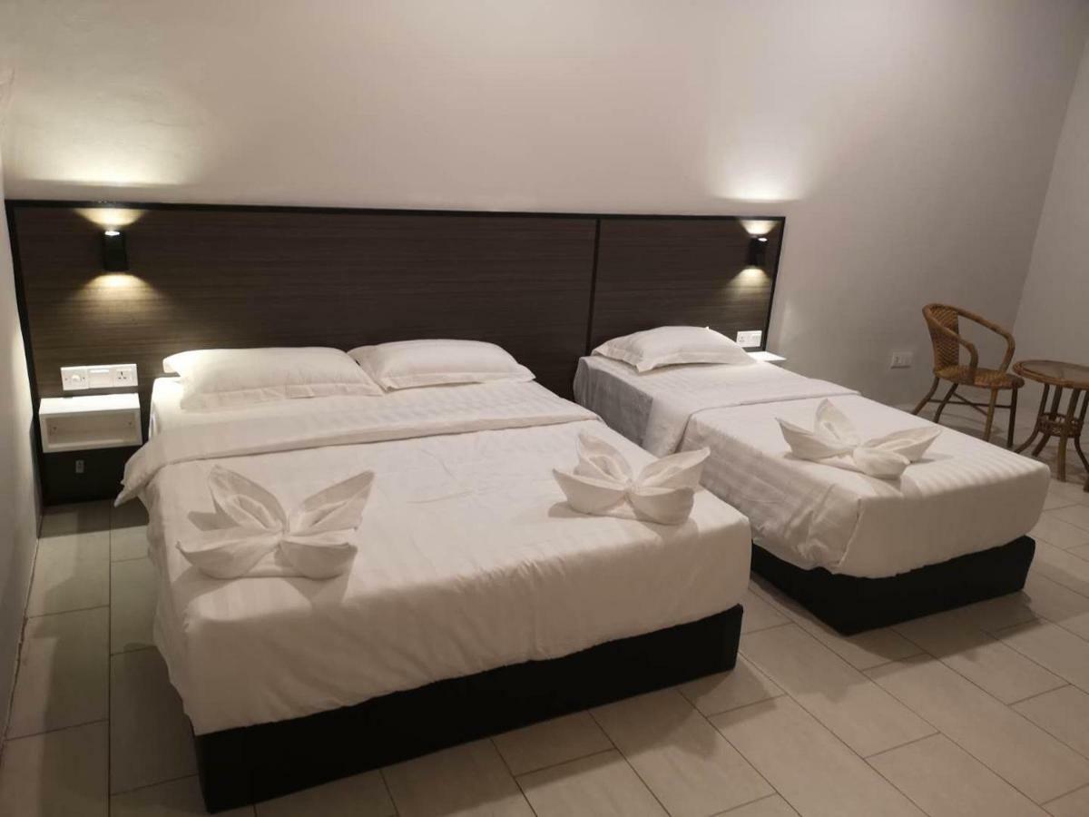 Luna Guesthouse 露娜旅馆 Semporna Exteriör bild