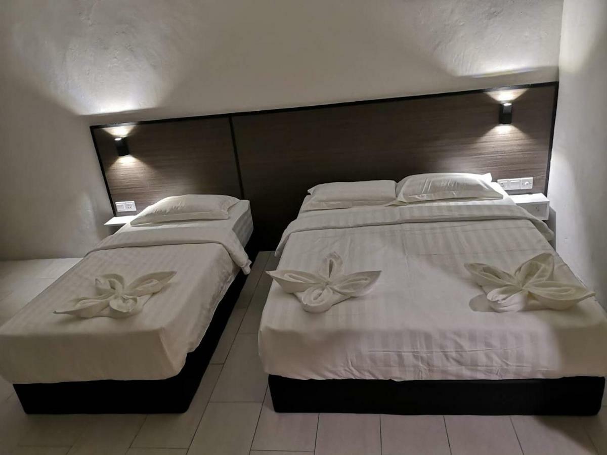 Luna Guesthouse 露娜旅馆 Semporna Exteriör bild