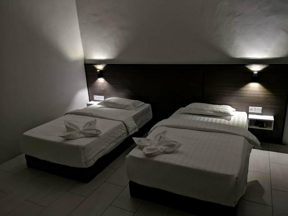 Luna Guesthouse 露娜旅馆 Semporna Exteriör bild