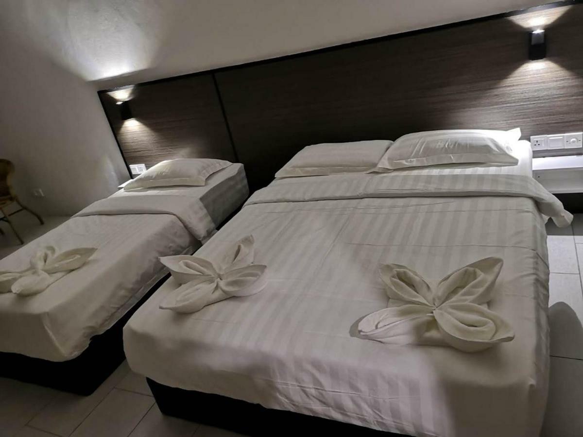 Luna Guesthouse 露娜旅馆 Semporna Exteriör bild
