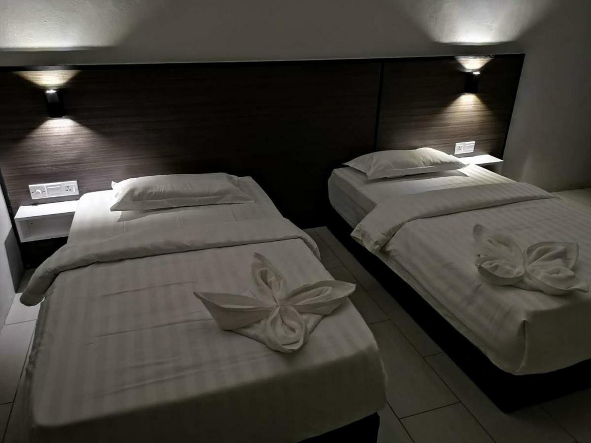 Luna Guesthouse 露娜旅馆 Semporna Exteriör bild